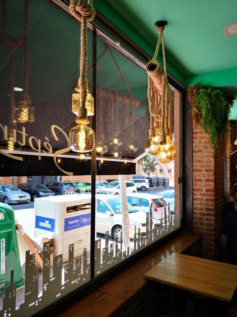 interior Restaurante septima avenida en mostoles3 1