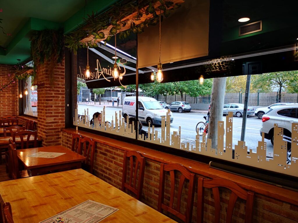 imagen interior restaurante septima avenida mostoles 11