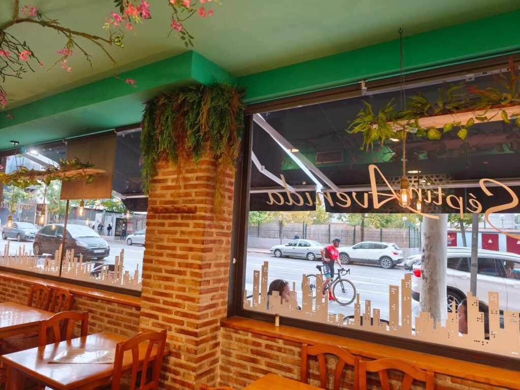 imagen interior restaurante septima avenida mostoles 7